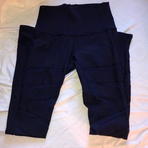Lululemon Mesh zigzag cut out Navy Leggings